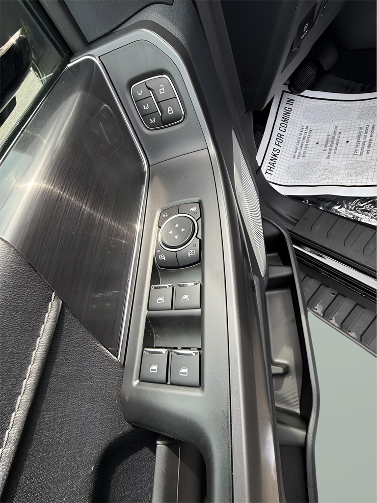 2025 Ford F-150 Lariat photo 20