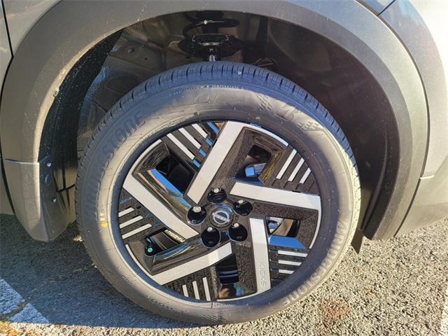 2025 Nissan Kicks SV photo 6