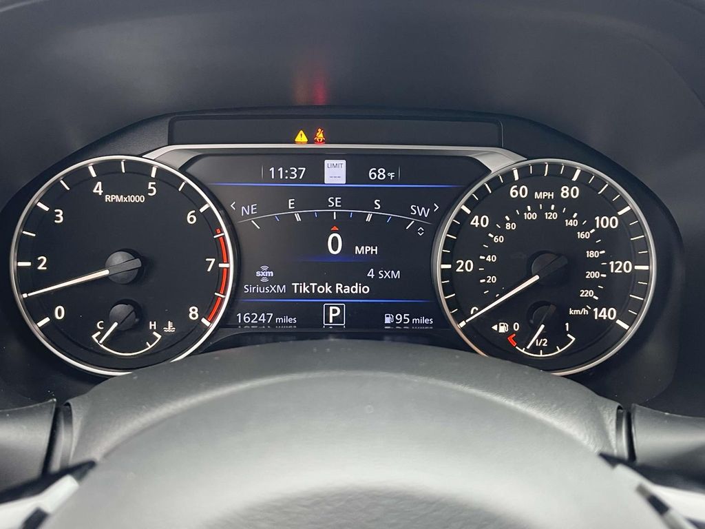 2024 Nissan Altima 2.5 SR photo 13