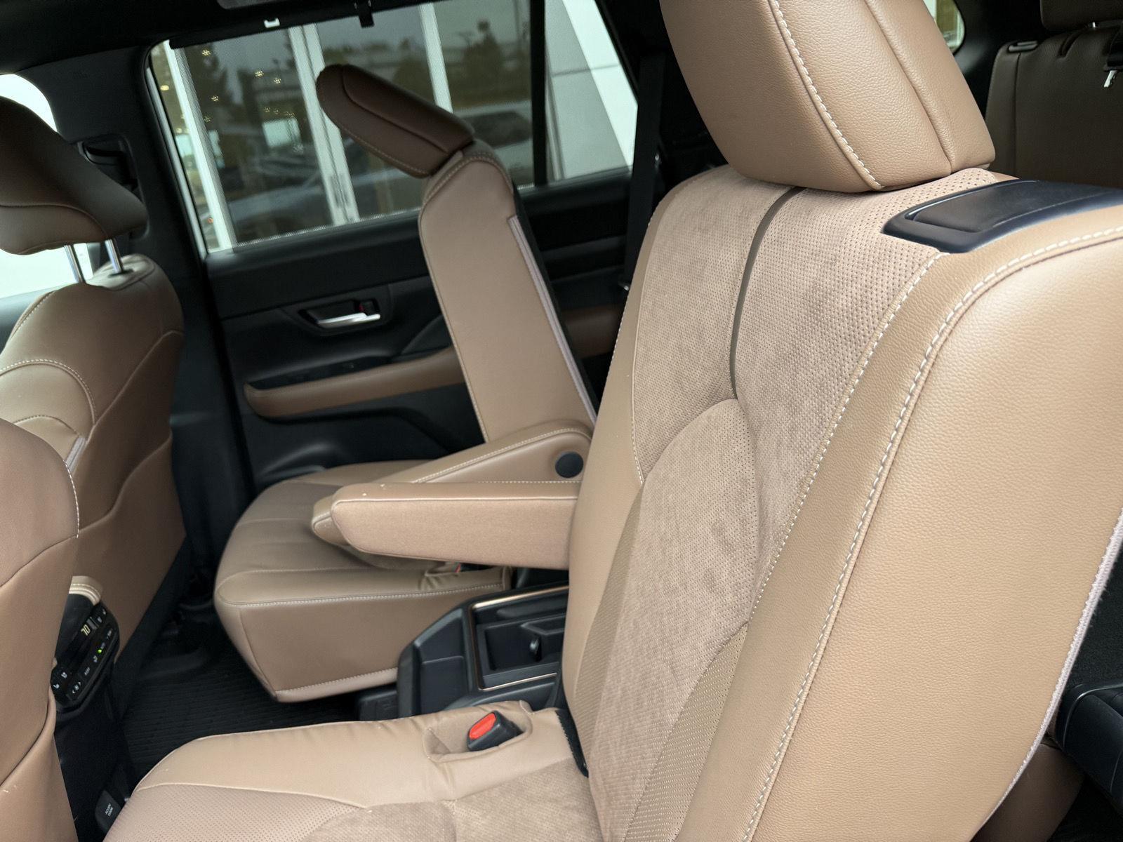 2025 Toyota Grand Highlander Hybrid MAX Platinum photo 8