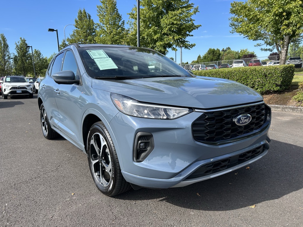 2024 Ford Escape ST-Line Select photo 2