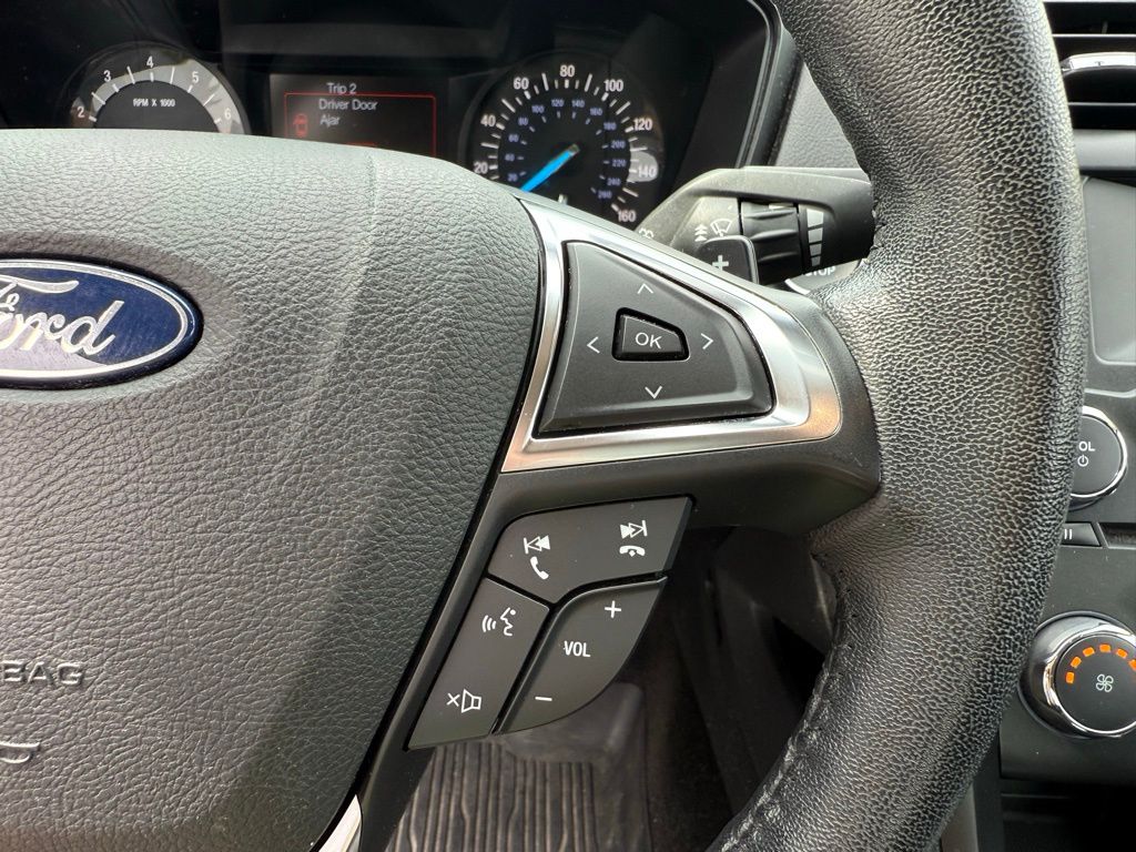 2018 Ford Fusion SE photo 13