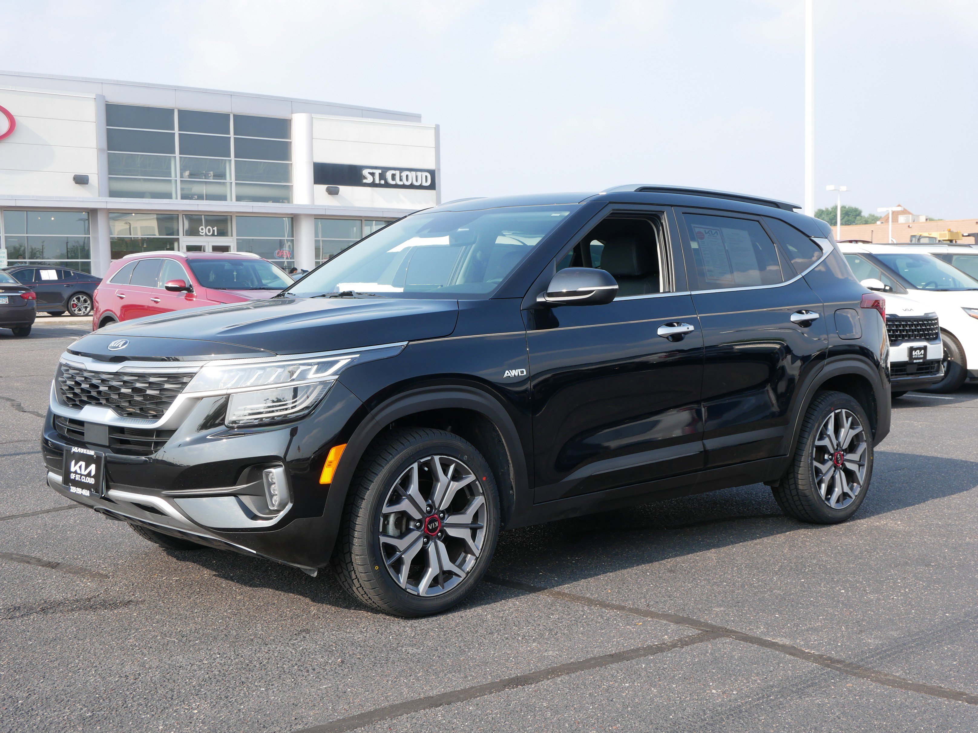 Used 2021 Kia Seltos SX with VIN KNDETCA25M7175047 for sale in Waite Park, Minnesota
