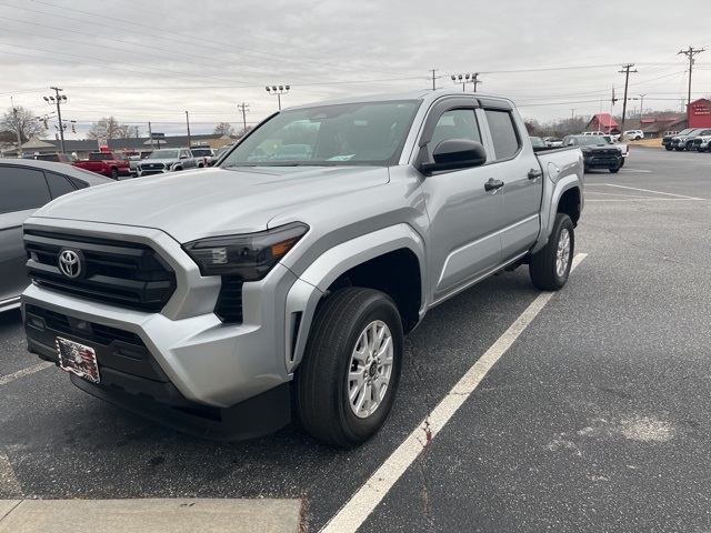 2024 Toyota Tacoma SR's photo