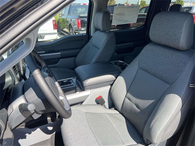 2025 Ford F-150 XLT photo 10