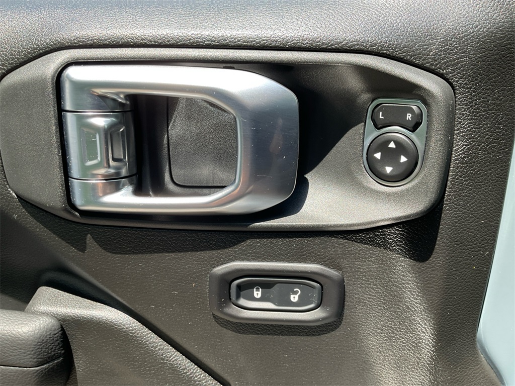 2025 Jeep Gladiator Sport S photo 29