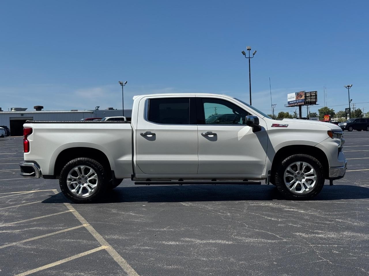 2022 Chevrolet Silverado 1500 LTZ photo 2