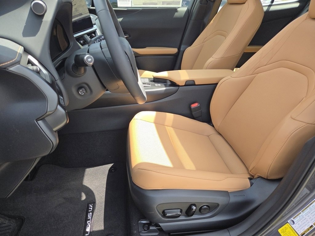 2025 Lexus UX Premium photo 6