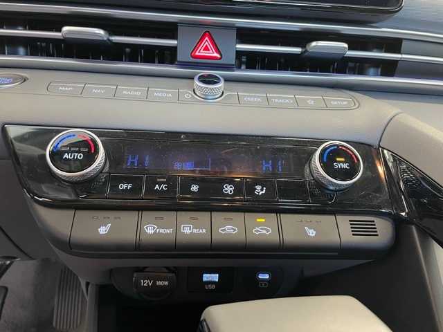 2024 Hyundai Elantra SEL Convenience photo 21