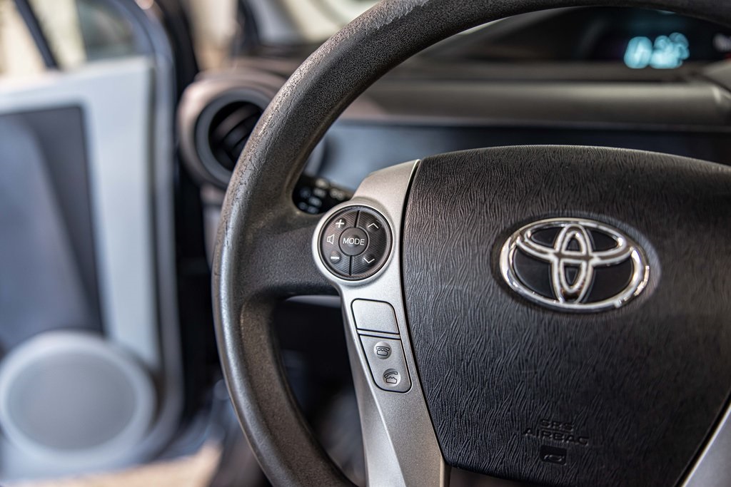 2014 TOYOTA PRIUS C - Image 24