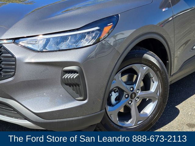 2025 Ford Escape ST-Line photo 5