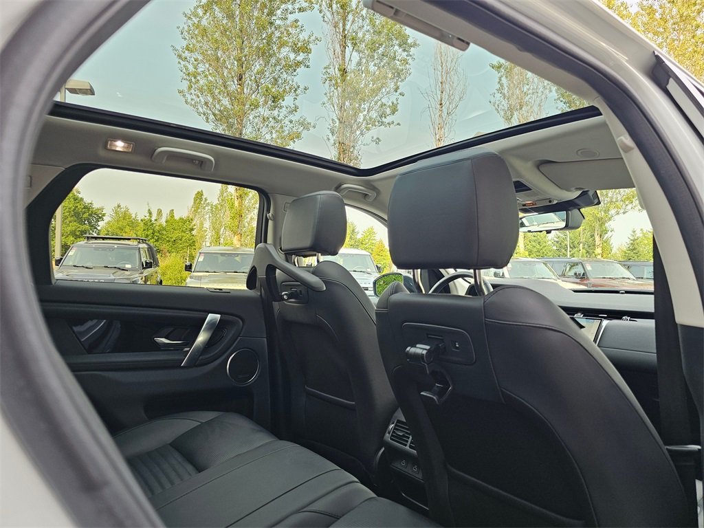 2025 Land Rover Discovery Sport S photo 23