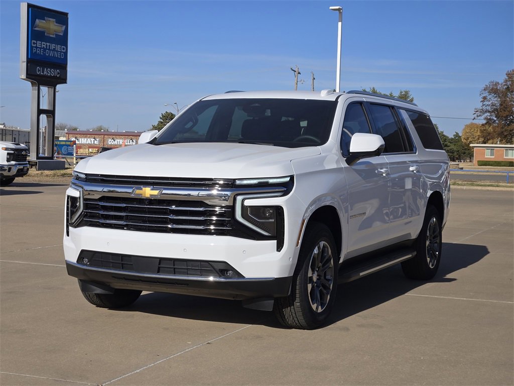 2026 Chevrolet Suburban LT photo 2