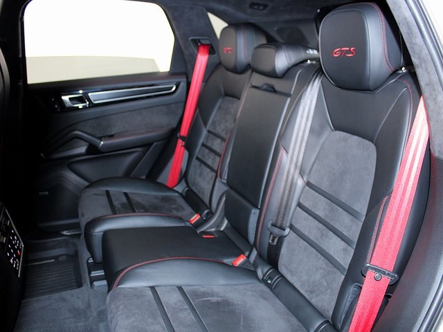 2023 Porsche Cayenne GTS photo 23