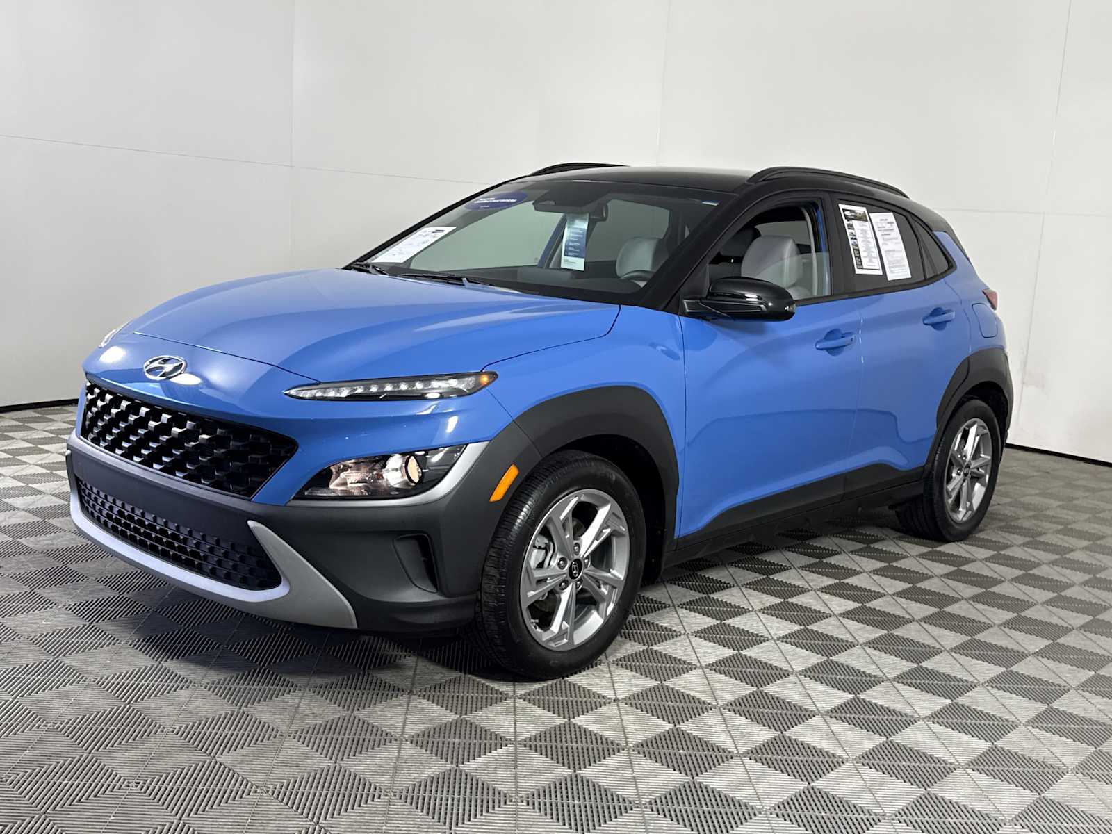 2022 Hyundai Kona SEL photo 3