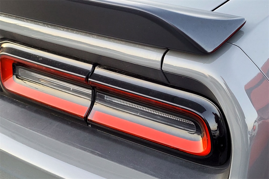 2023 Dodge Challenger SXT photo 4