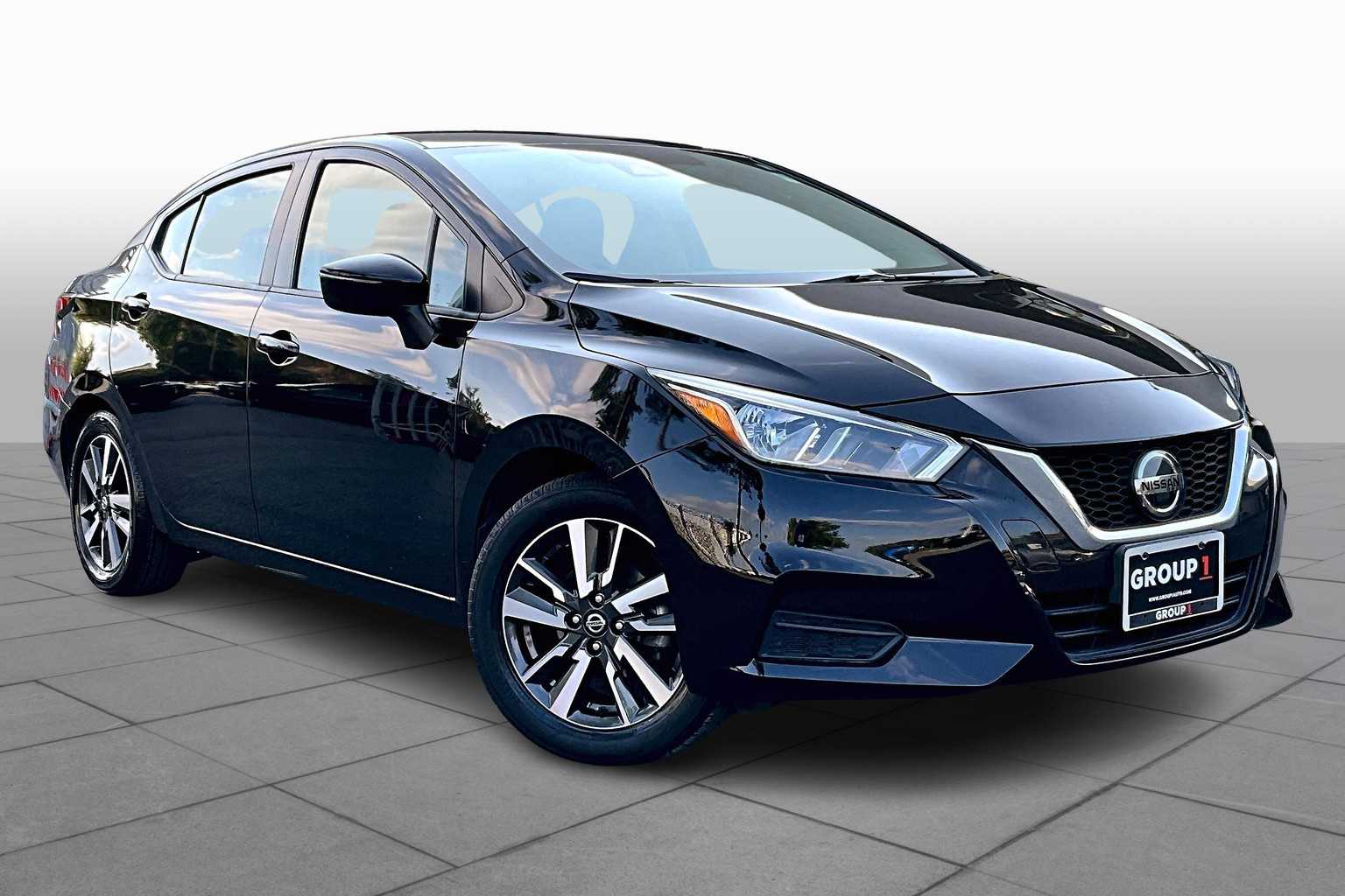 2021 Nissan Versa SV photo 2