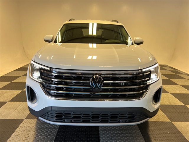2026 Volkswagen Atlas SE photo 2