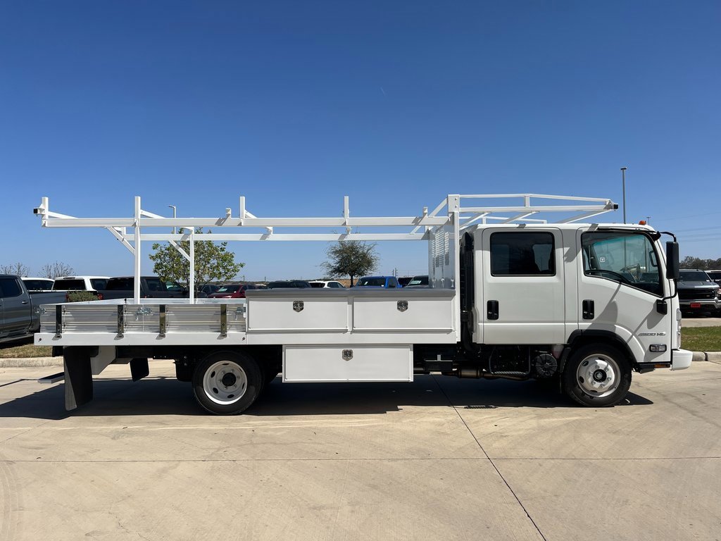 2025 Chevrolet Silverado 4500HD photo 3