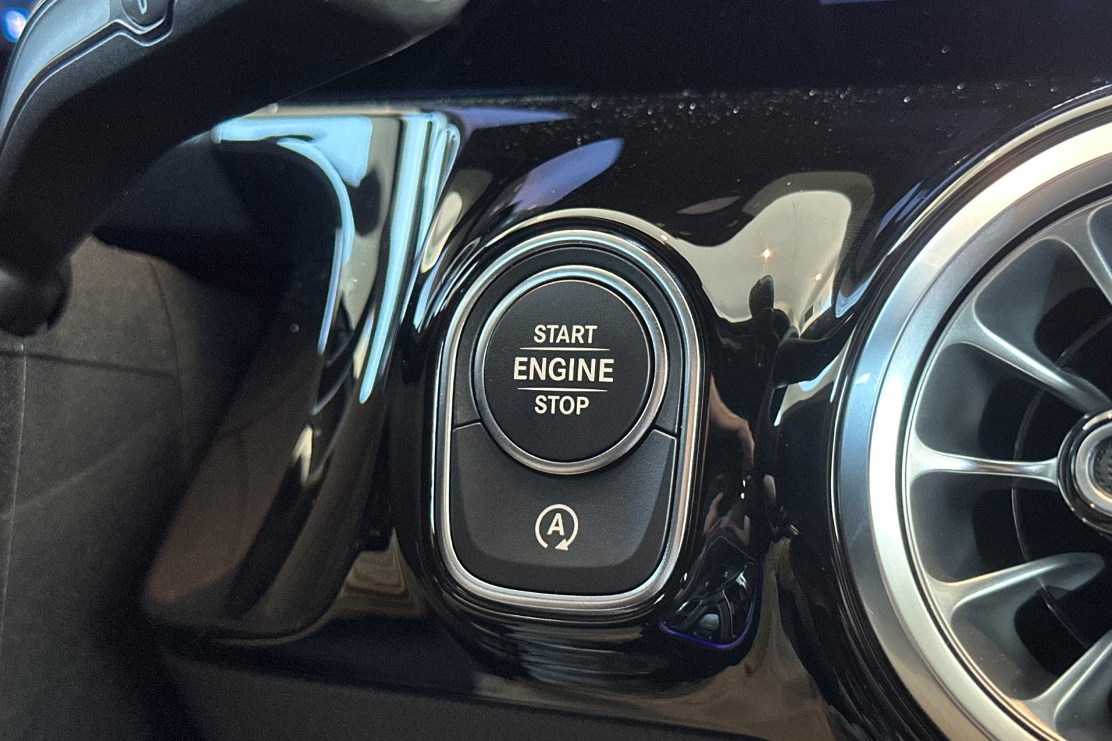 2025 Mercedes Benz GLA 250 photo 21