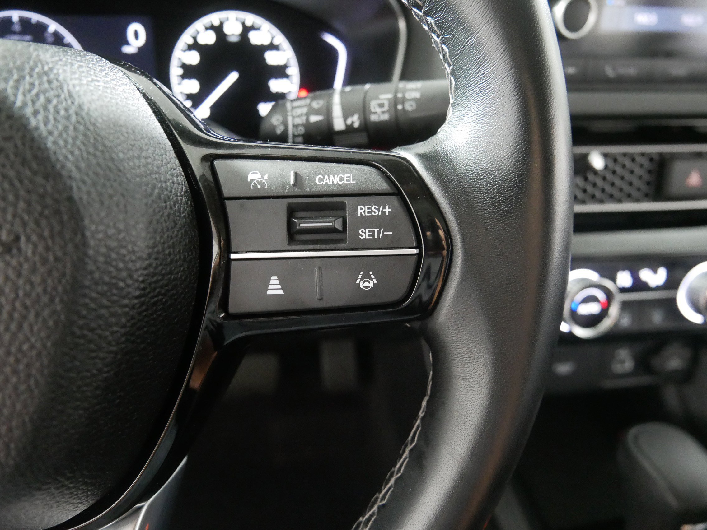 2024 Honda Civic Hatchback EX-L photo 28