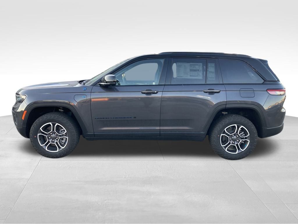 2024 Jeep Grand Cherokee Trailhawk 4xe photo 2