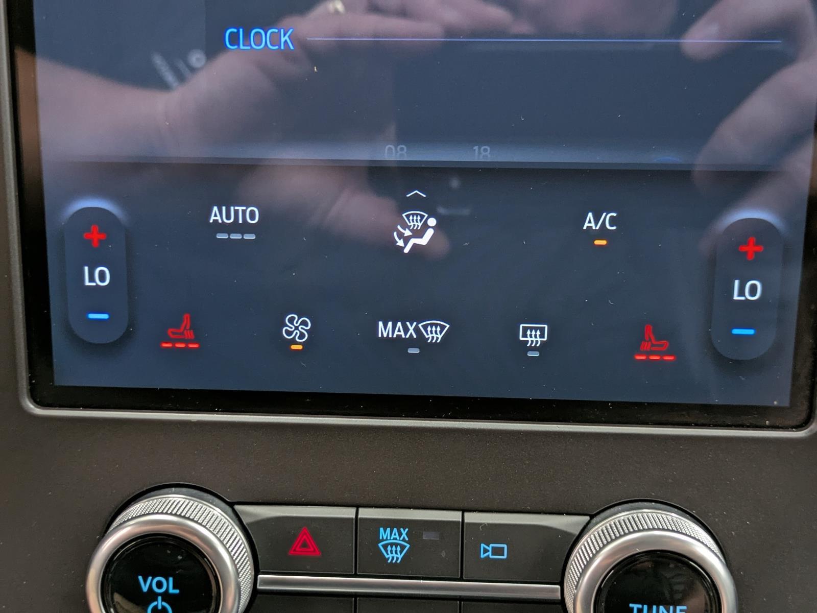 2021 Ford Edge SEL photo 6