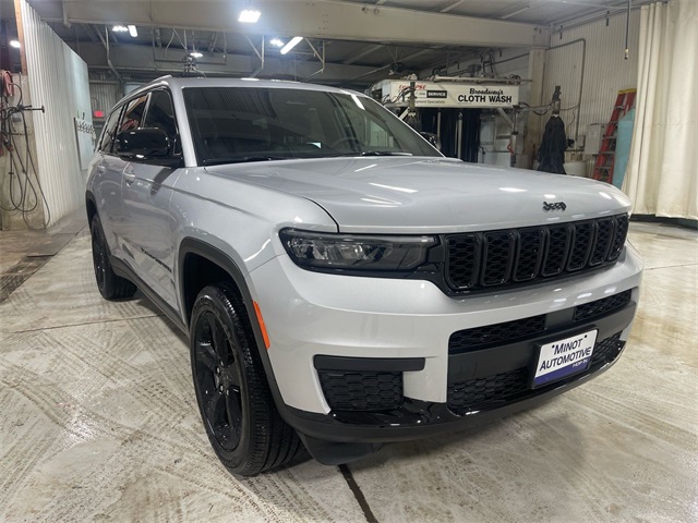 2025 Jeep Grand Cherokee L Altitude's photo