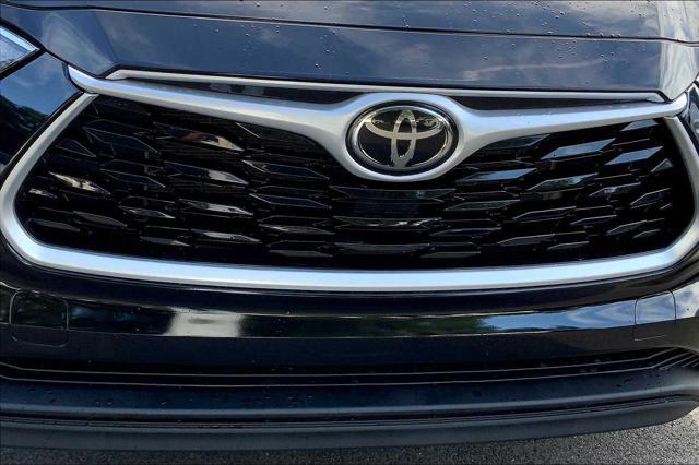 2021 Toyota Highlander L photo 26