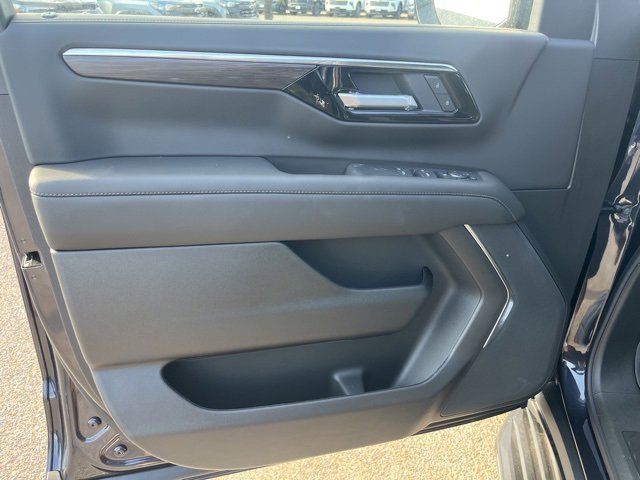 2025 Chevrolet Tahoe LS photo 19