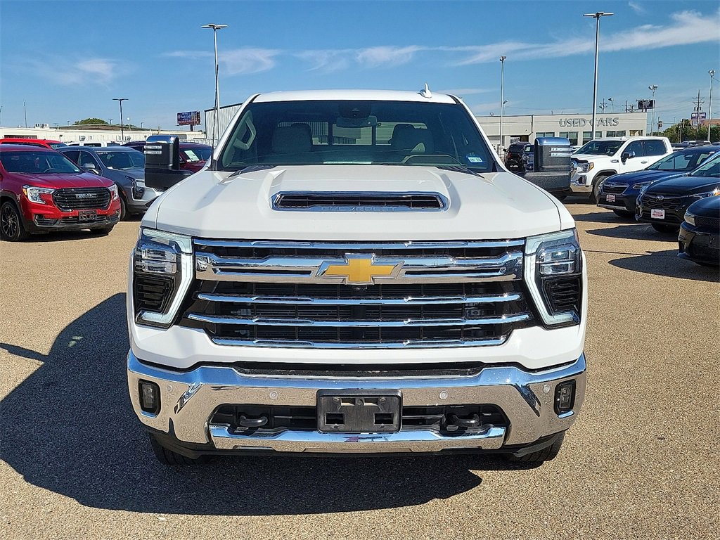 2024 Chevrolet Silverado 3500HD LTZ photo 3