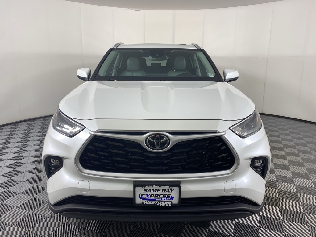 2023 Toyota Highlander XLE photo 3