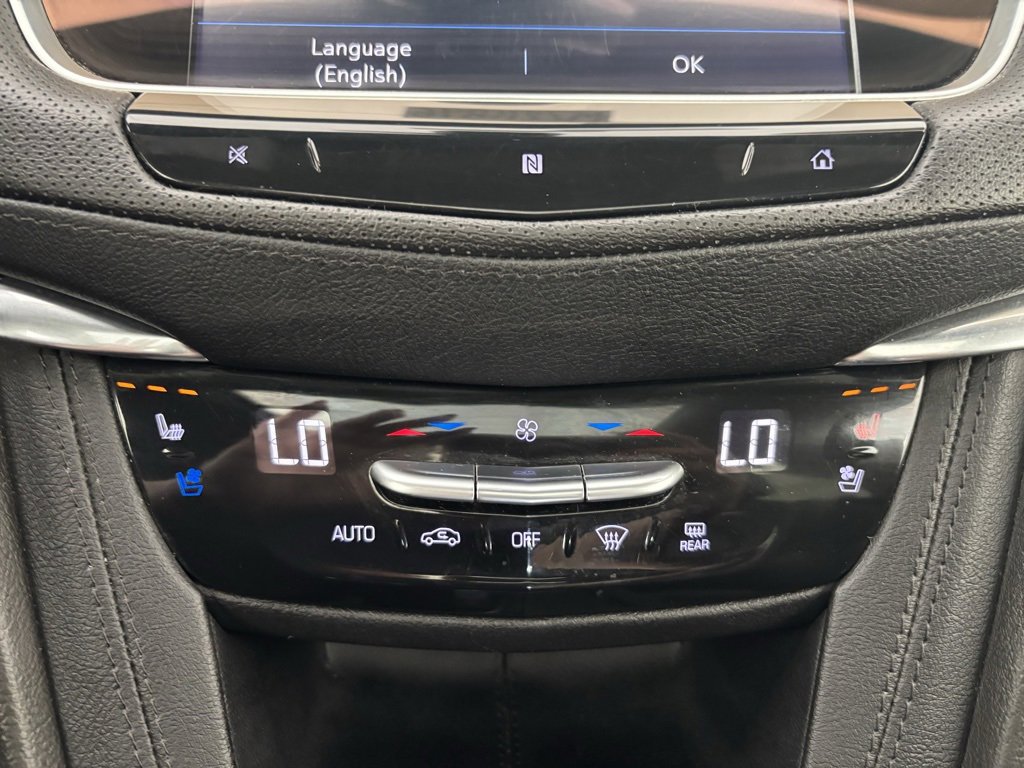 2021 Cadillac XT5 Premium Luxury photo 3