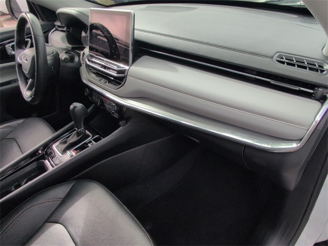 2022 Jeep Compass Limited photo 11
