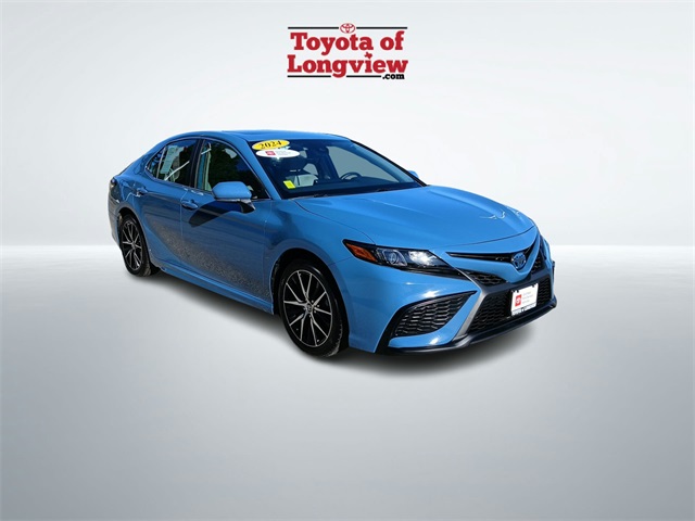 2024 Toyota Camry SE's photo