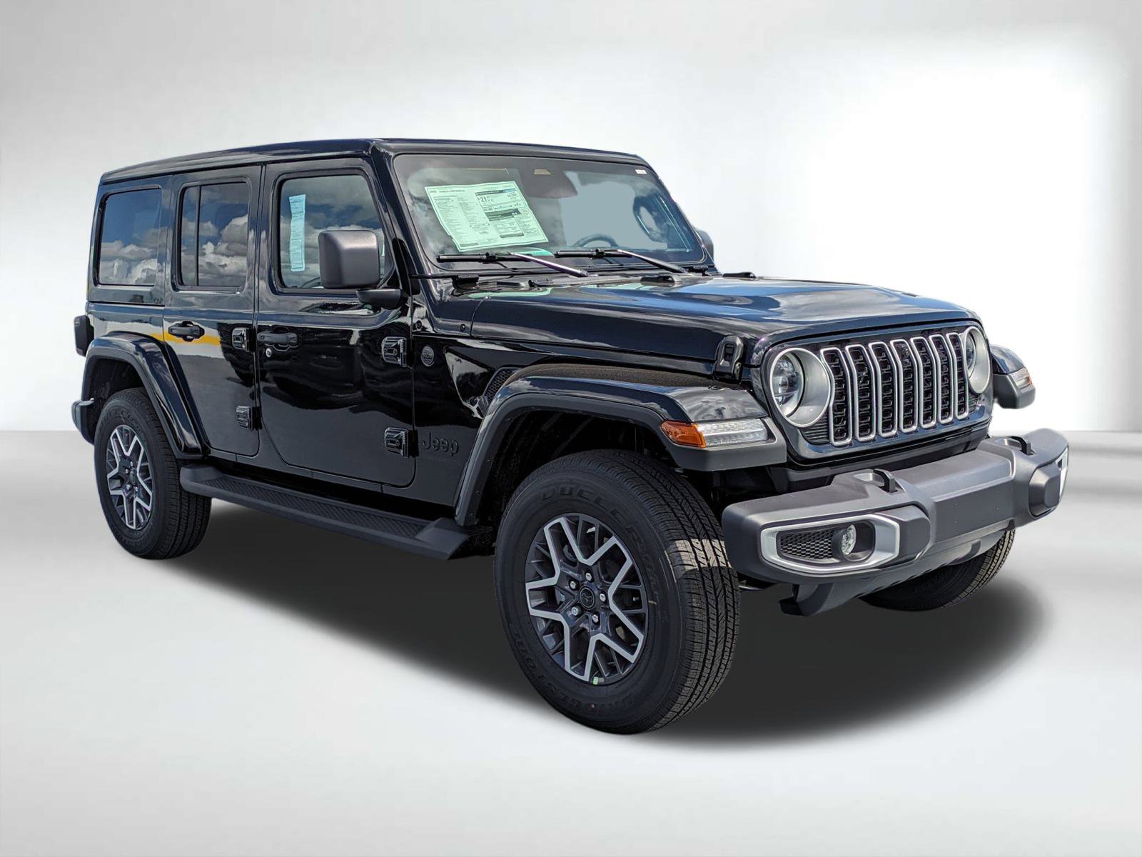 2025 Jeep Wrangler Sahara photo 2