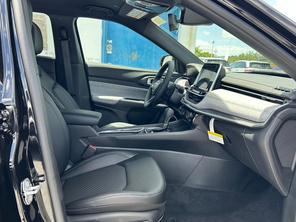 2025 Jeep Compass Latitude photo 21