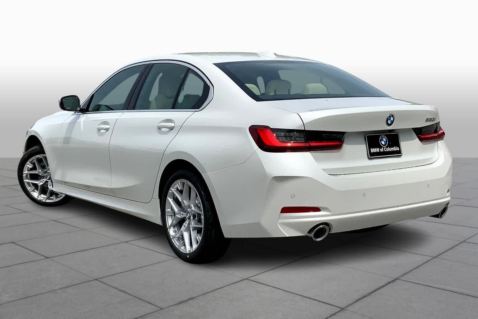 2025 BMW 3 Series 330i - Photo 12