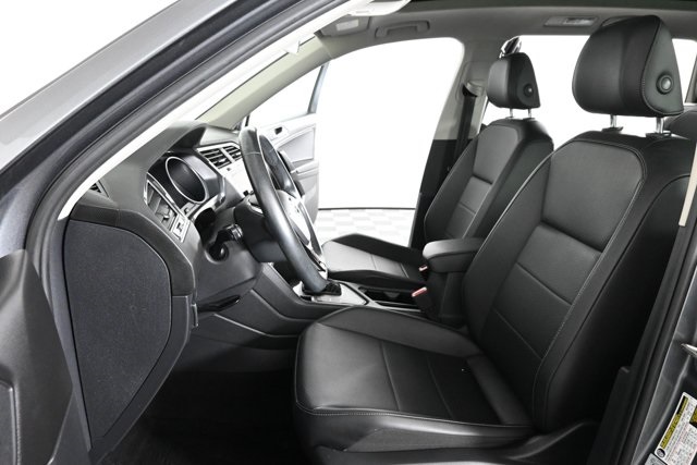 2018 Volkswagen Tiguan SEL photo 21