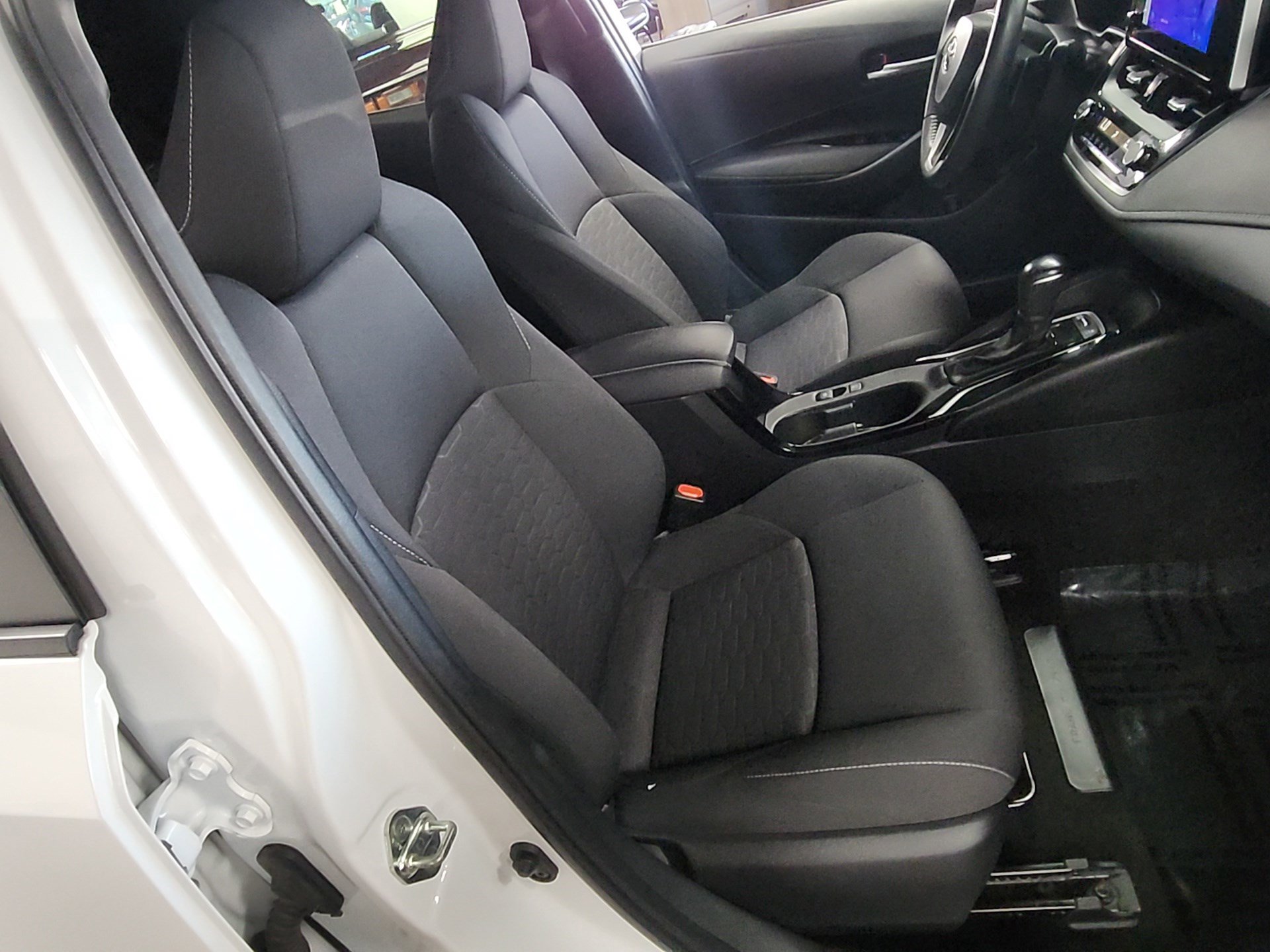 2023 Toyota Corolla SE photo 31