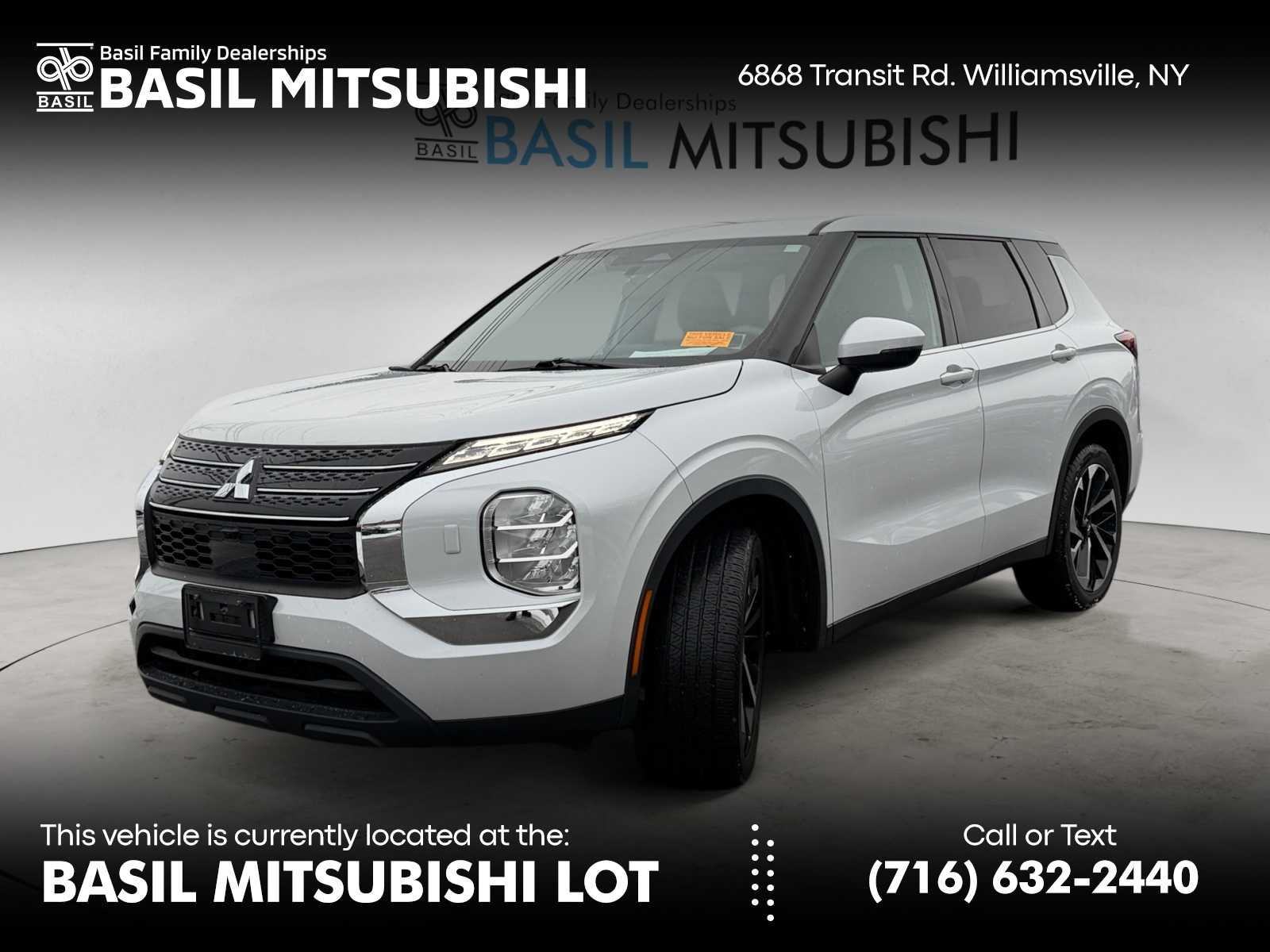 2022 Mitsubishi Outlander ES's photo