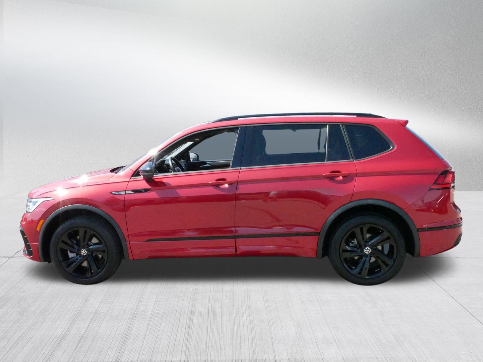 2024 Volkswagen Tiguan SE R-Line Black photo 4