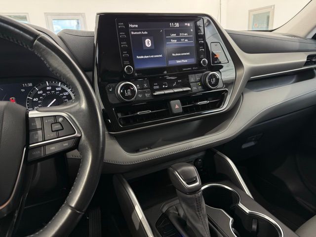 2020 Toyota Highlander XLE photo 23