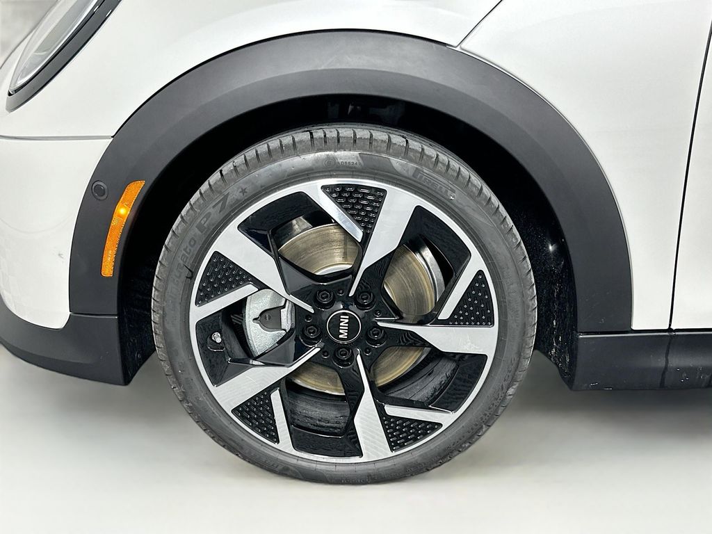 New 2025 White MINI Iconic image 22