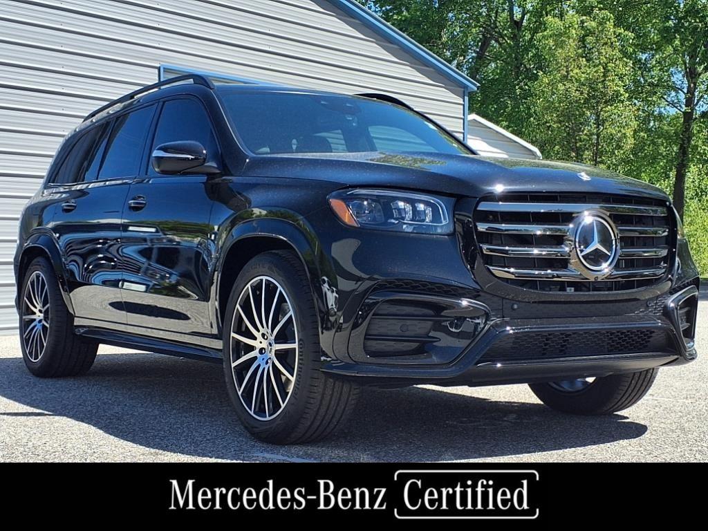 2025 Mercedes Benz GLS 450 4MATIC photo 3