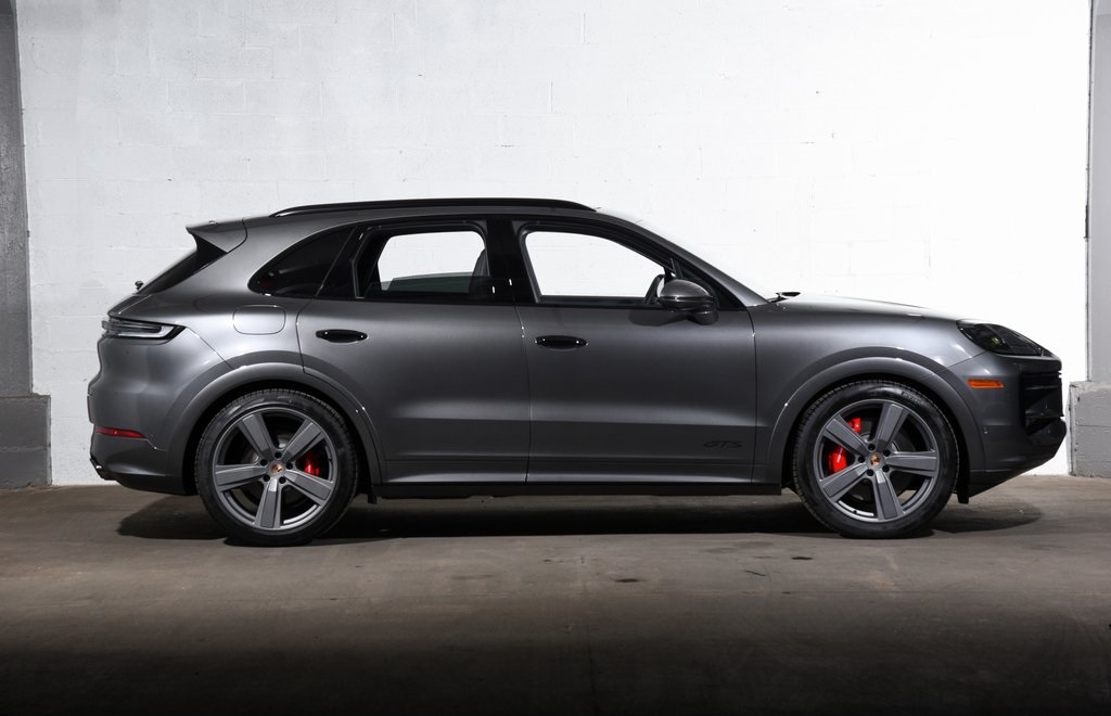 2025 Porsche Cayenne GTS photo 7