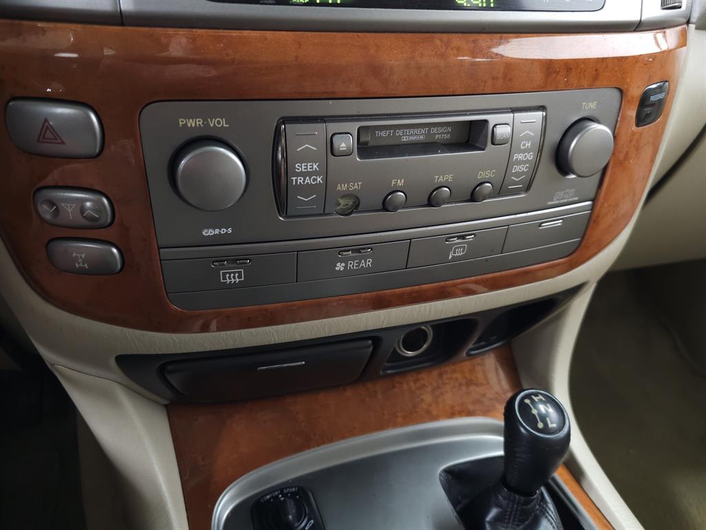 2006 Lexus LX 470 photo 21