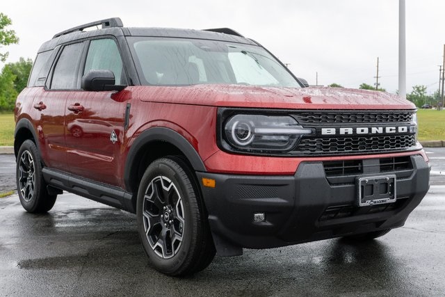 2025 Ford Bronco Sport Outer Banks photo 3