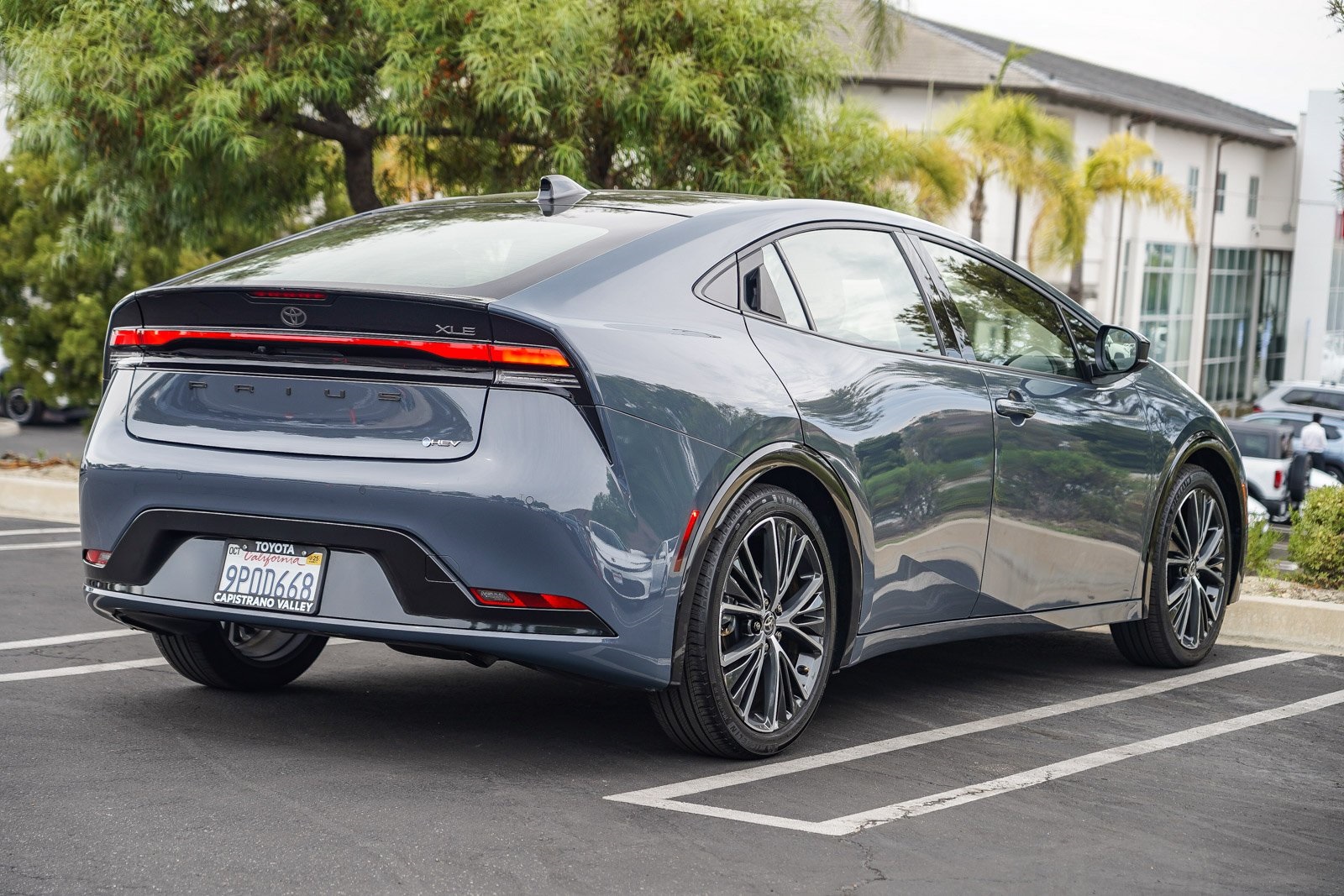 2024 Toyota Prius XLE photo 5
