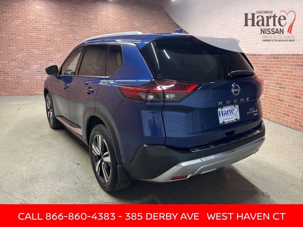2023 Nissan Rogue Platinum photo 3